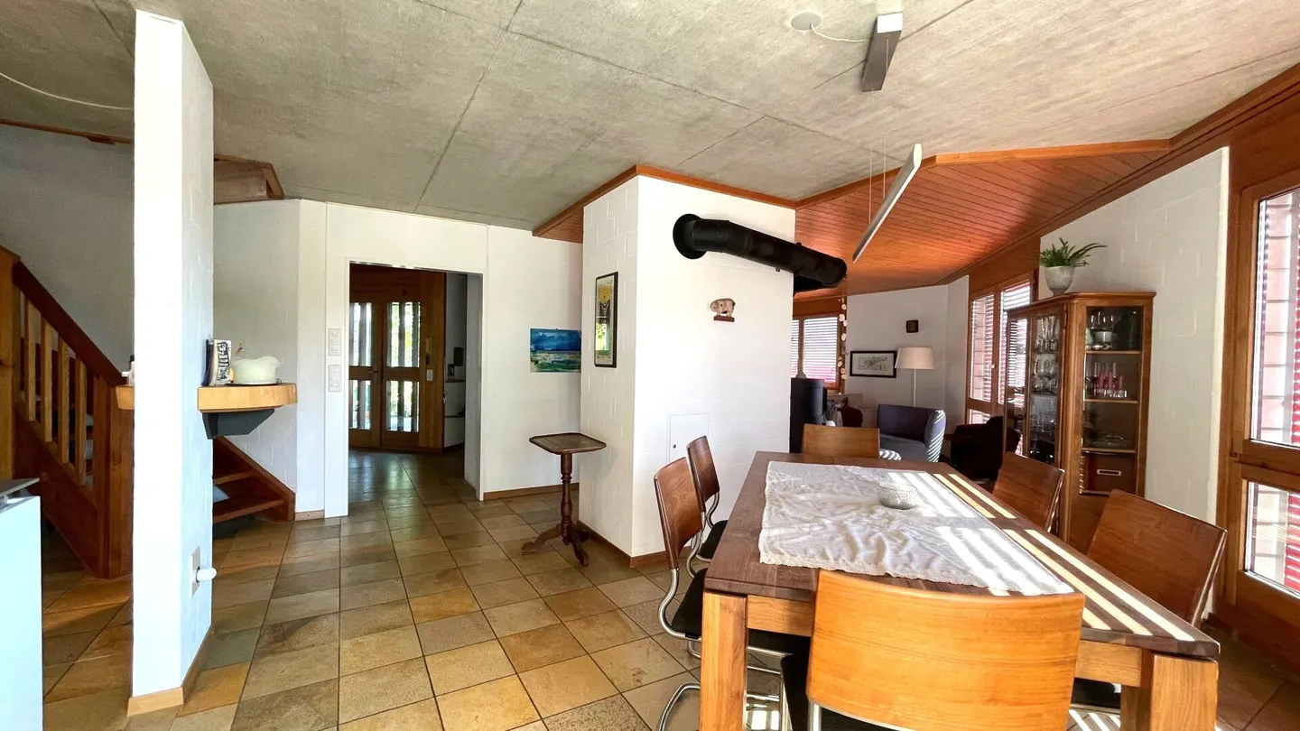 Appartement en duplex de 6,5 pièces avec bureau séparé, deux garages et vue panoramique - Photo 10 sur 17