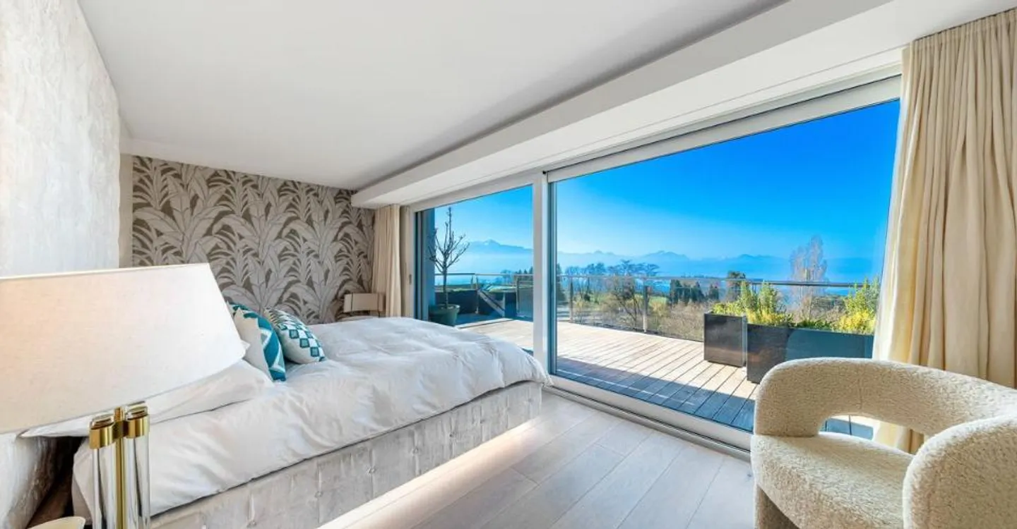 Prächtige Penthouse mit 180-Grad-Panoramablick auf den See und die Alpen - Foto 7 von 12