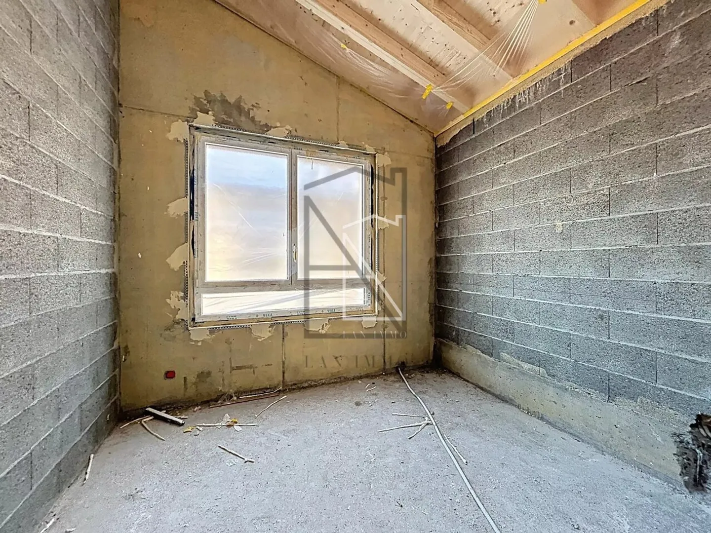 Luxurious Apartment in Mex-Suisse - Photo 5 of 13