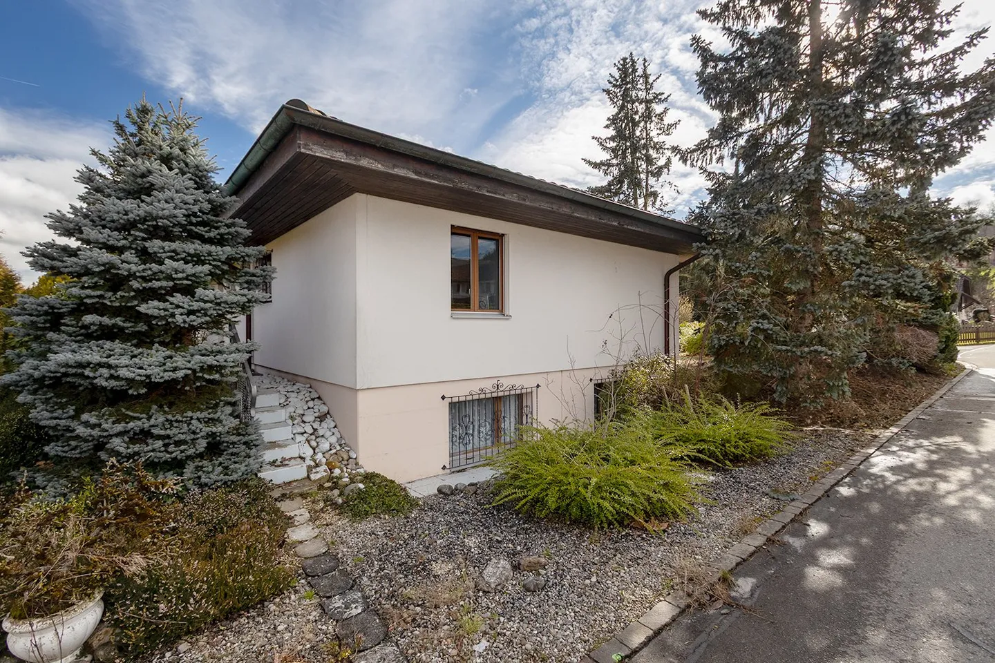 Charmantes freistehendes Haus in Mägenwil - Foto 3 von 14