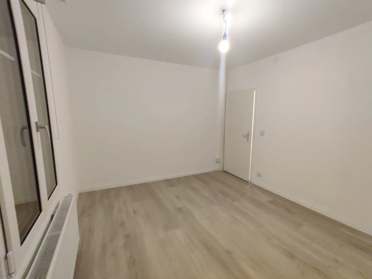 Appartamento affascinante di 4,5 stanze con area salotto nel giardino - Foto 8 di 11