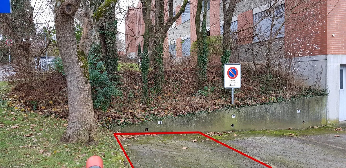 Ungedeckter Aussenparkplatz zu vermieten - Foto 2 von 3