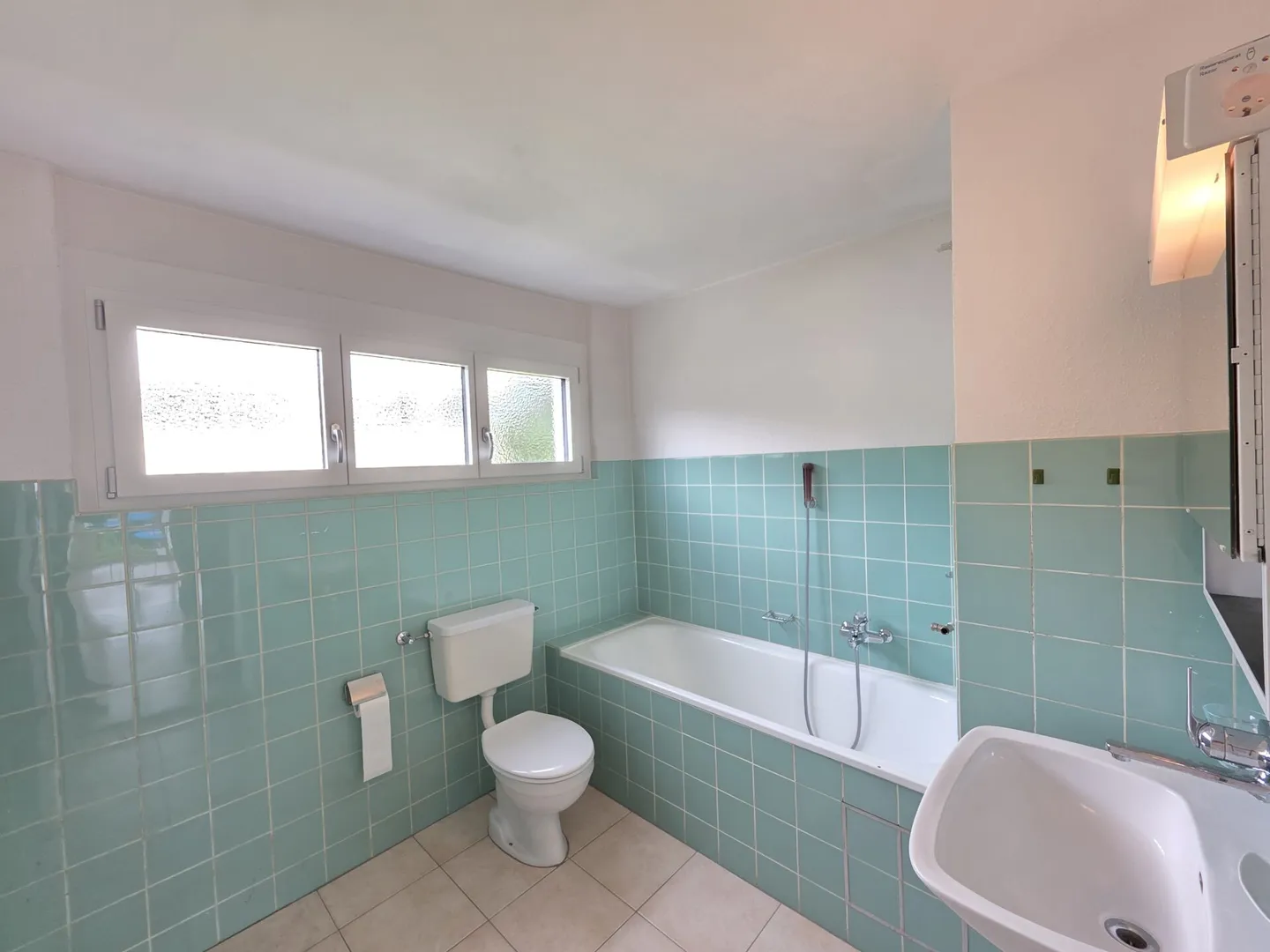 Réservé - Oasis Verte à Münchenstein ! Charmante Maison d'Angle avec Grand Jardin - Photo 9 sur 11