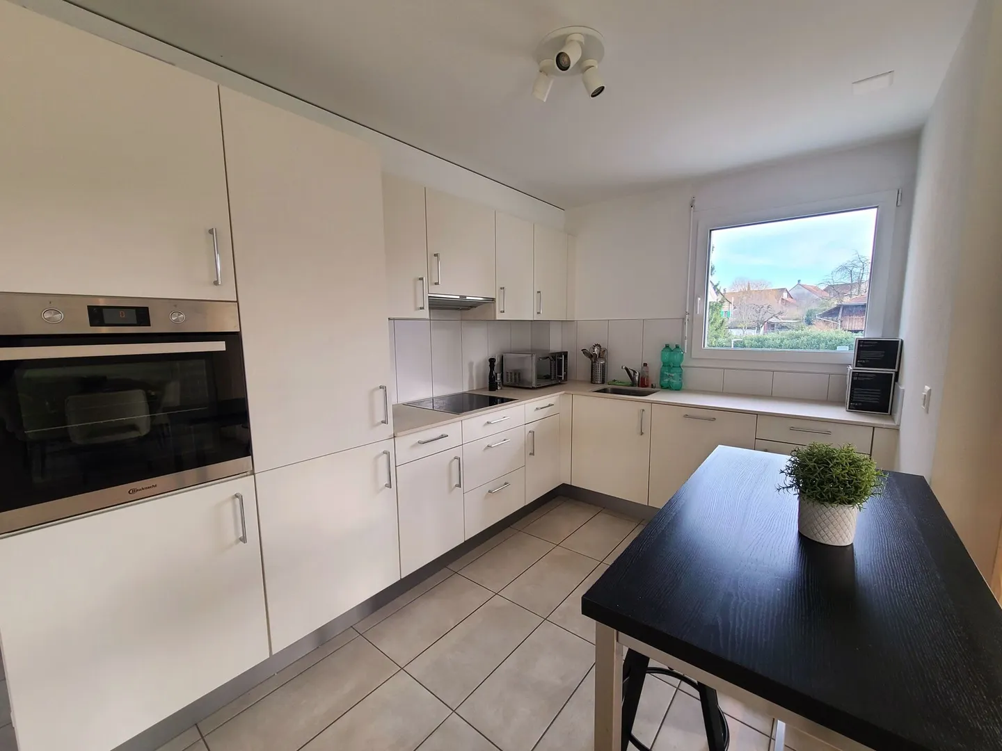 Grandcour - Möbliertes 3,5-Zimmer-Apartment im 1. Stock - Foto 5 von 9