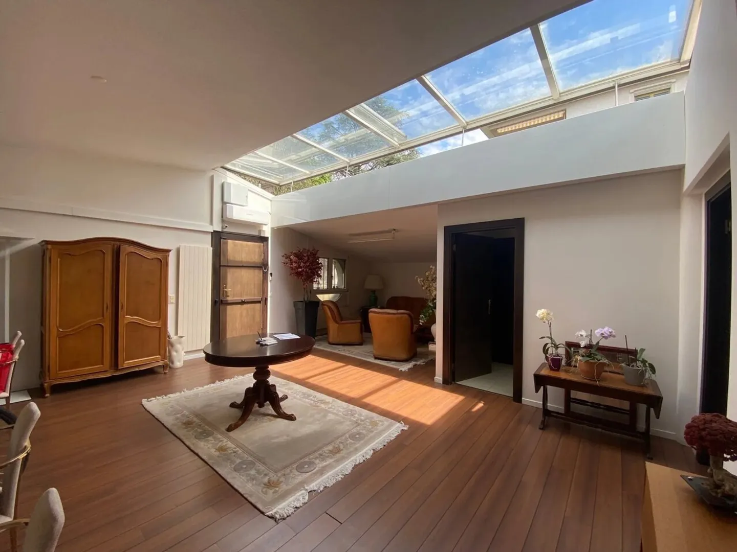 Schöne Verwaltungsflächen in der Nähe des Flughafens - Foto 2 von 11