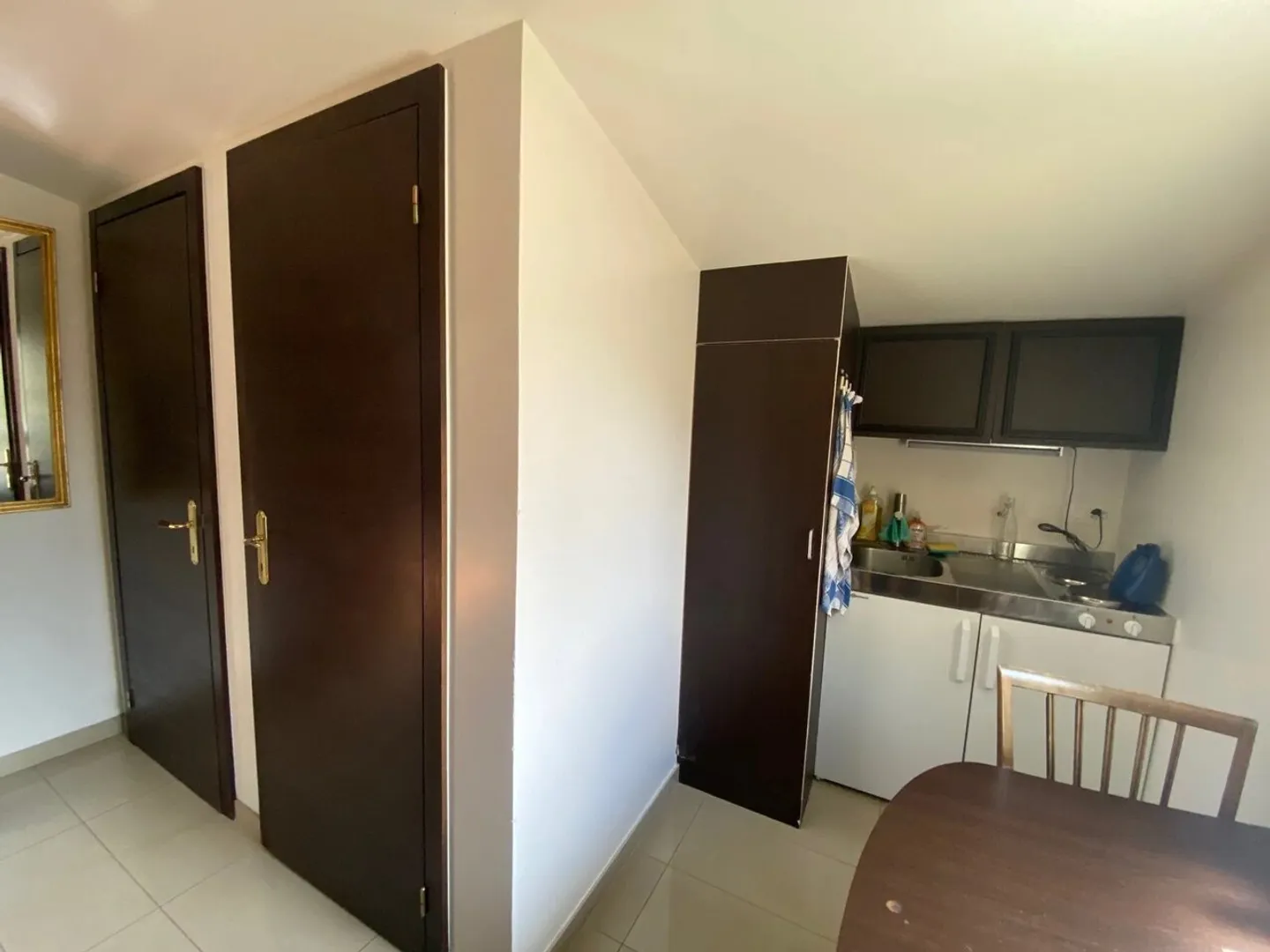 Schöne Verwaltungsflächen in der Nähe des Flughafens - Foto 10 von 11