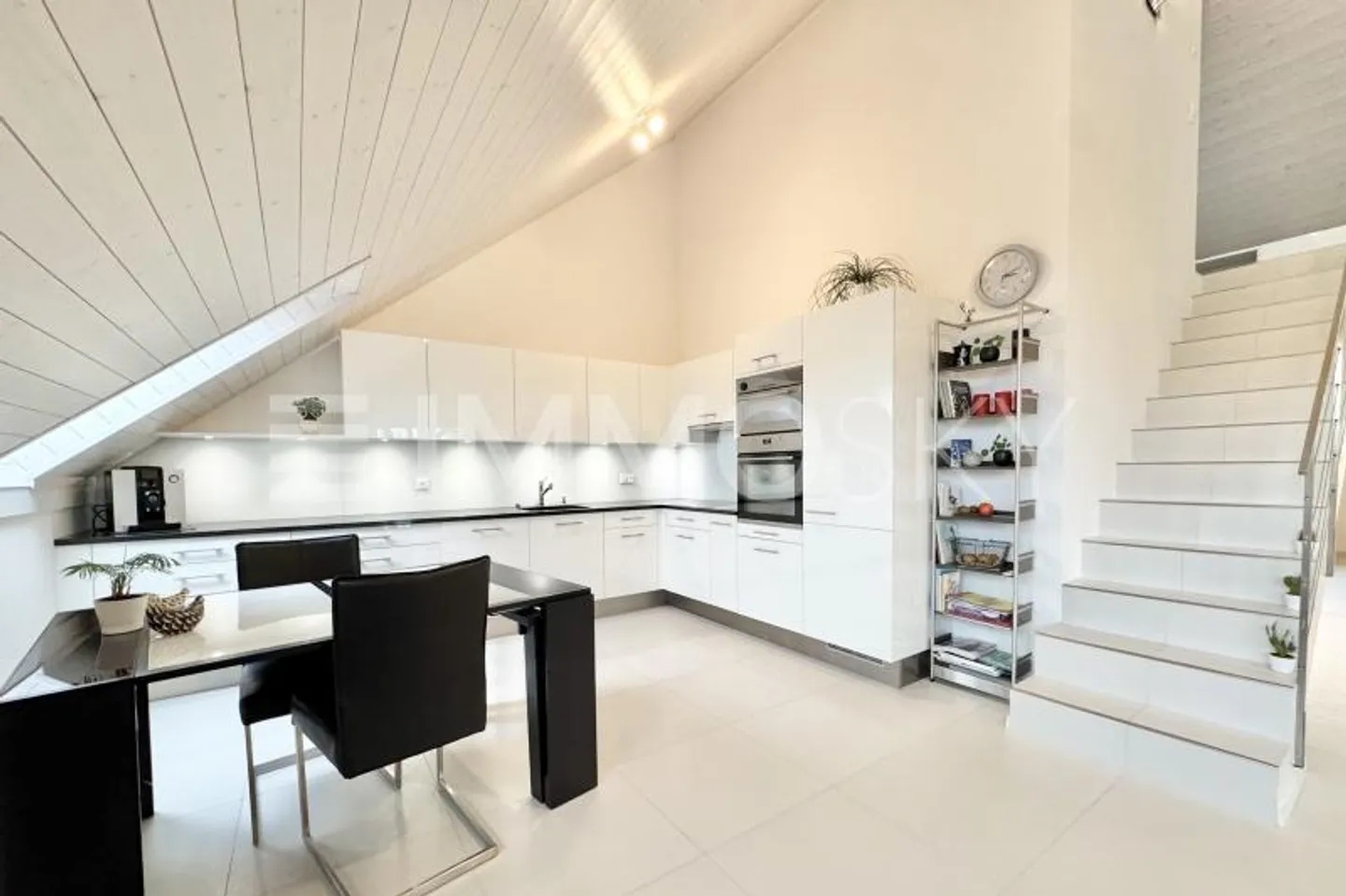 Magnifique Attique avec Vue Alpestre - Photo 3 sur 9