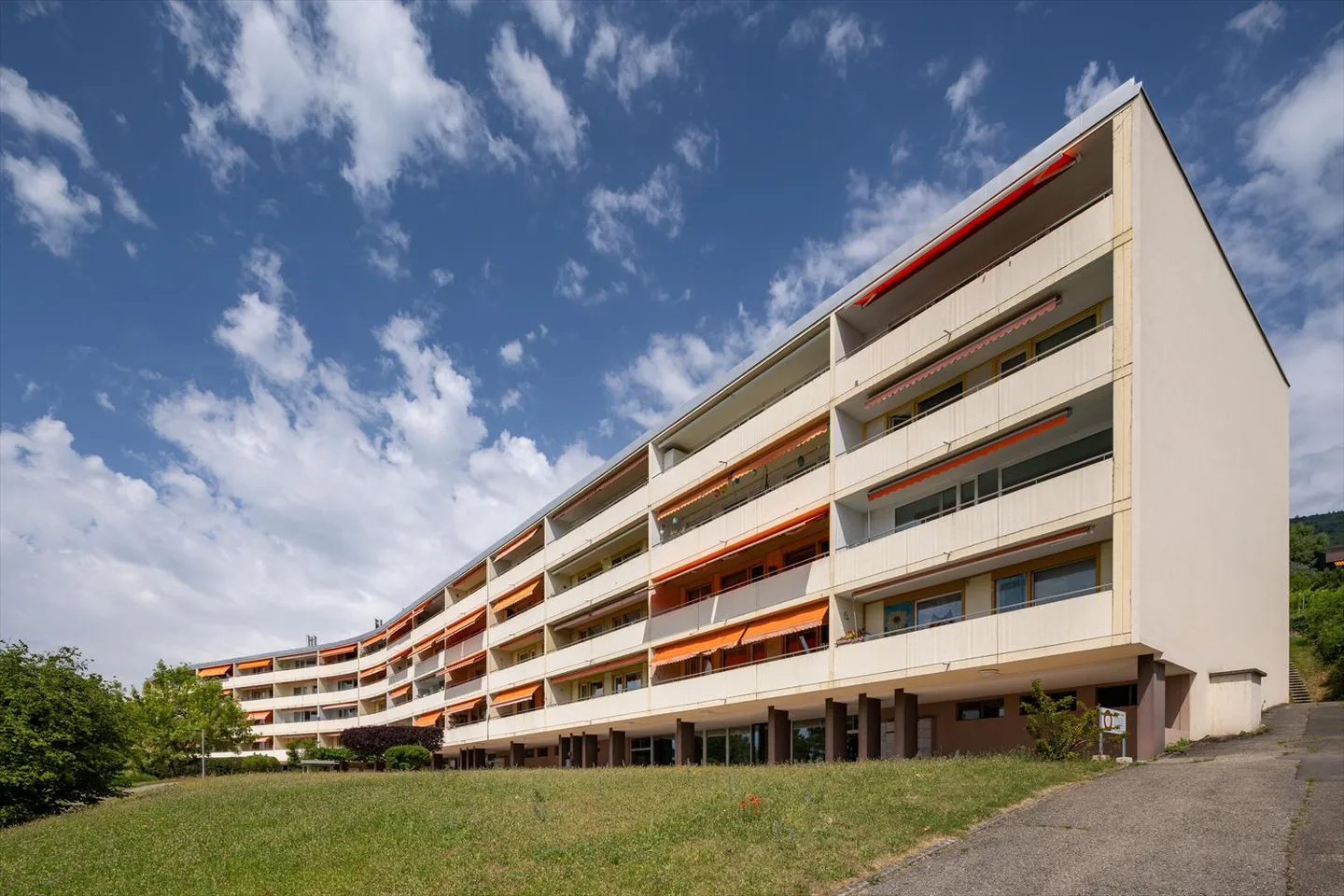 5-room apartment - Photo 1 of 8