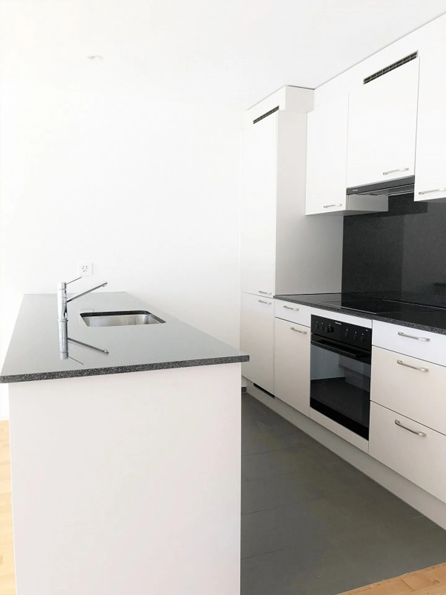 Helle und ruhige 3.5 Whg. mit WM/TU und Lift - Foto 4 von 6