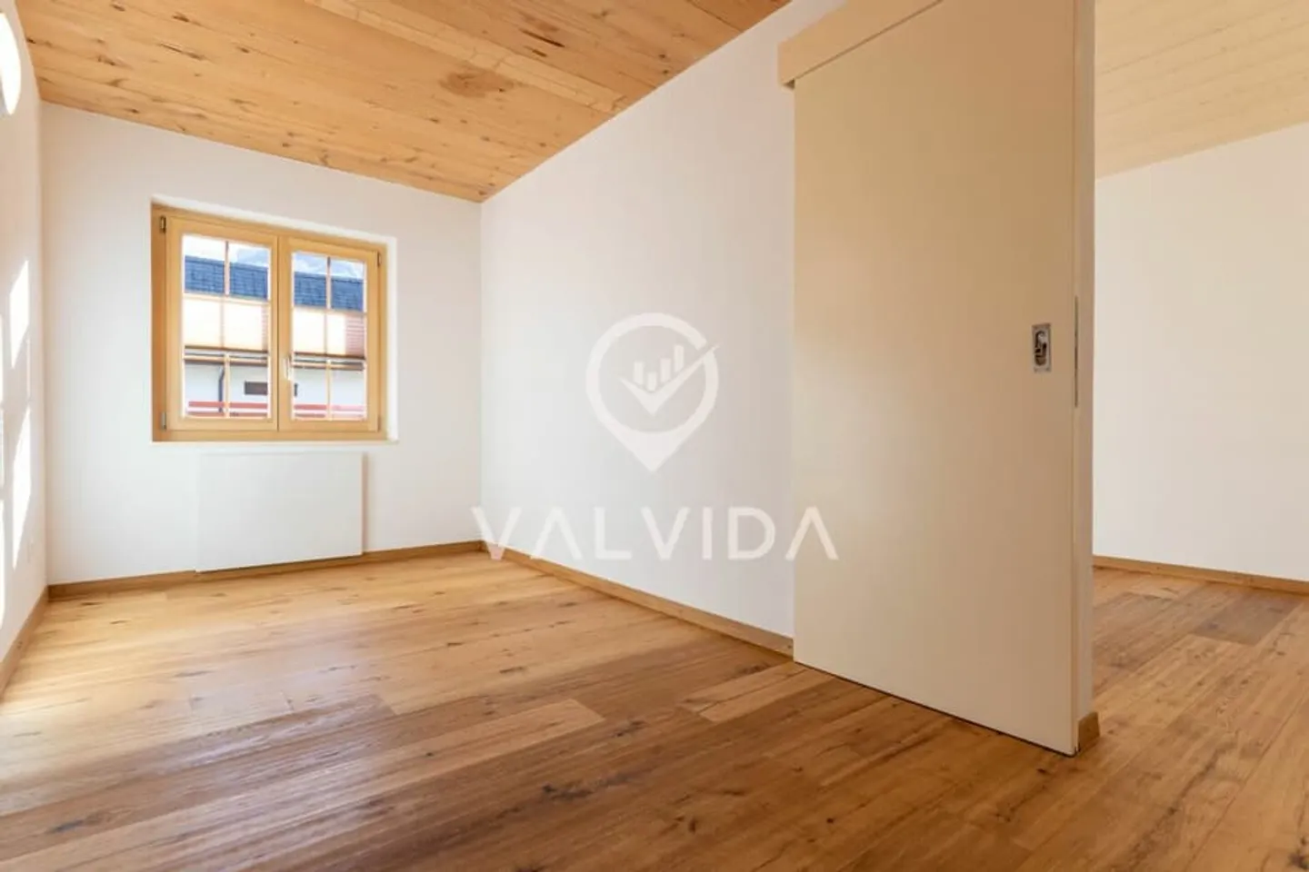 Exclusive: Completely renovated house with two apartments in the municipality of Varen - Photo 9 of 13