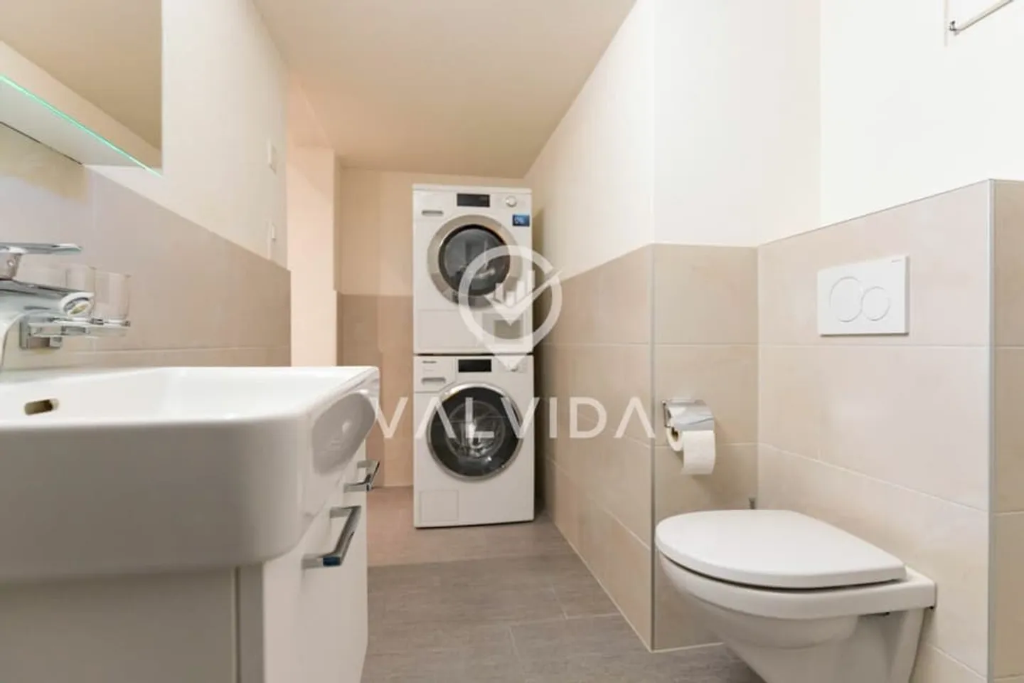 Exclusive: Completely renovated house with two apartments in the municipality of Varen - Photo 12 of 13