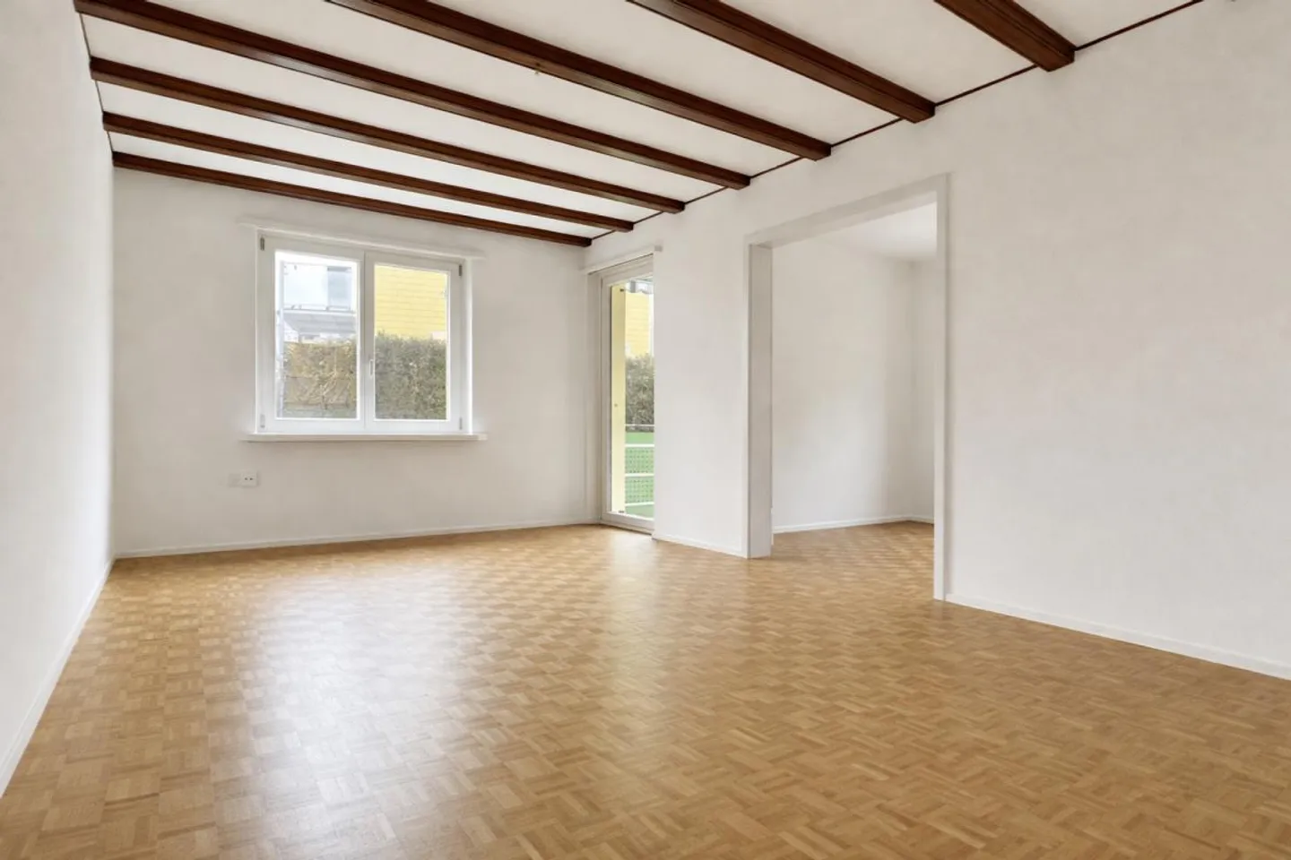 Ampio appartamento di 4 stanze in posizione centrale - Foto 1 di 8