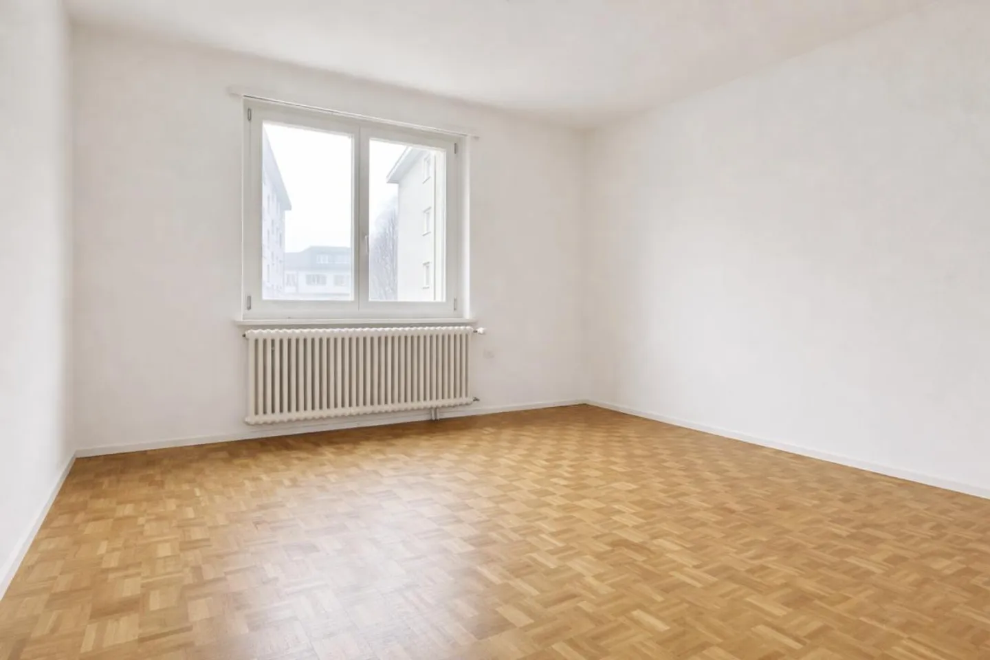 Ampio appartamento di 4 stanze in posizione centrale - Foto 4 di 8