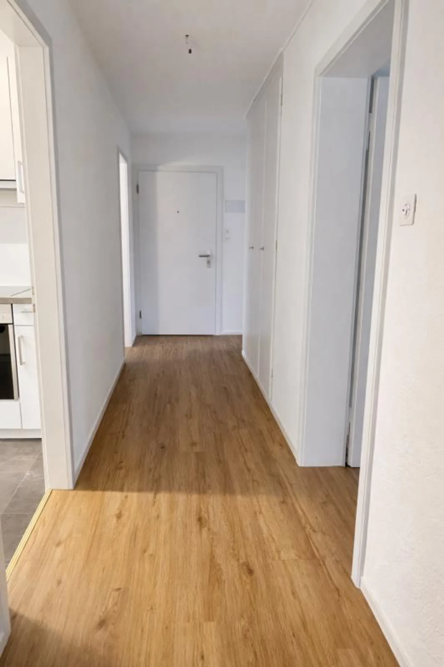 Ampio appartamento di 4 stanze in posizione centrale - Foto 6 di 8