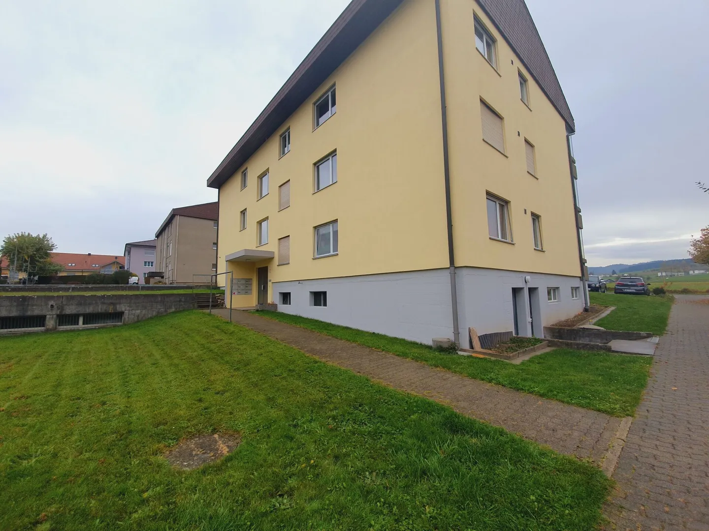 Charmante Wohnung mit Grünblick - Foto 1 von 9