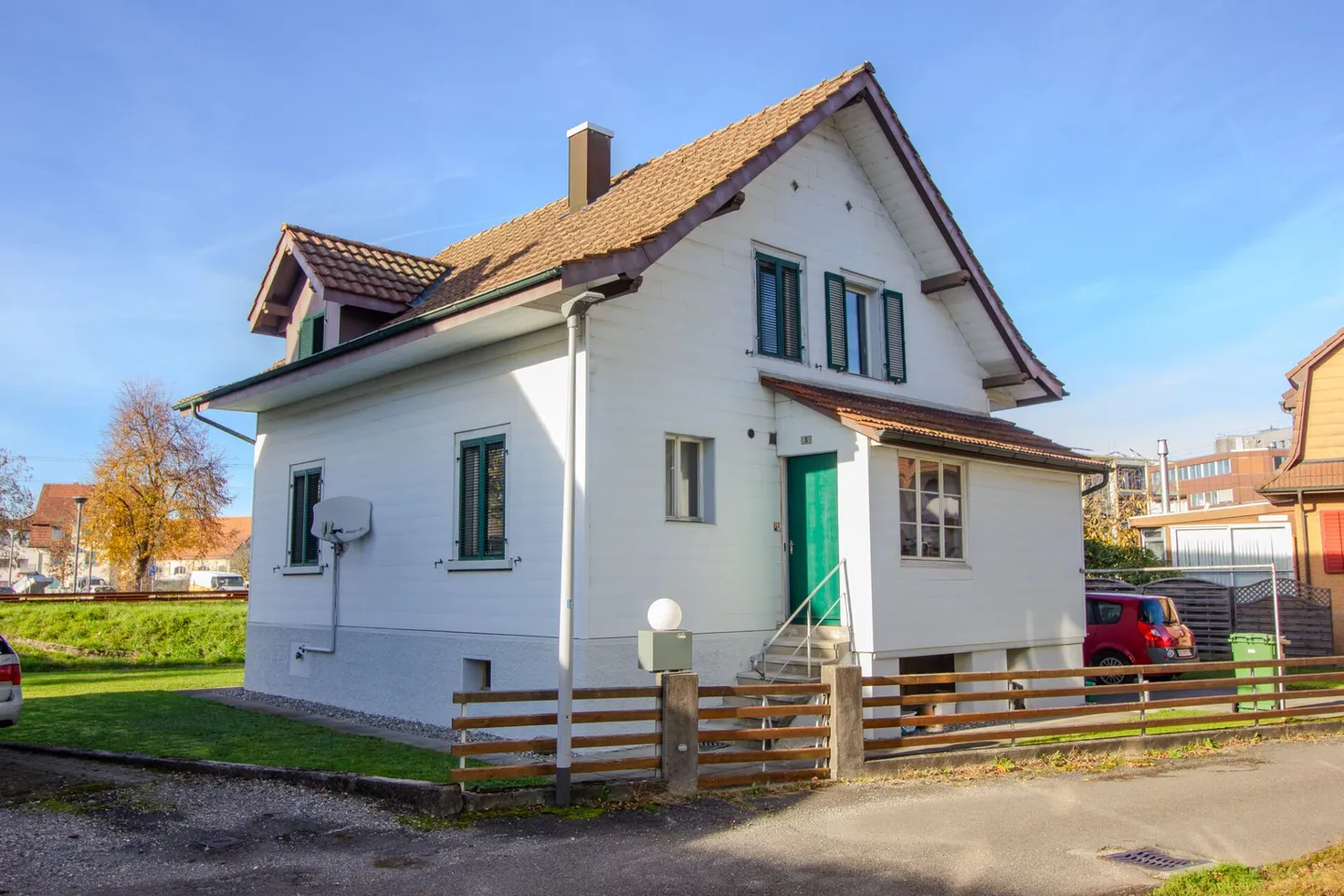 Maison charmante avec potentiel - Photo 1 sur 15