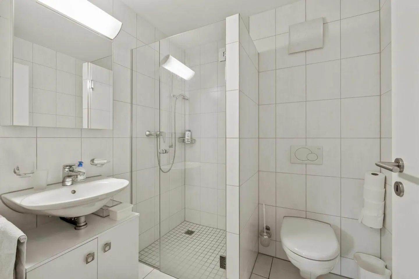 AFFITTO - Appartamento di 4.5 locali con vista sul verde. - Foto 6 di 10