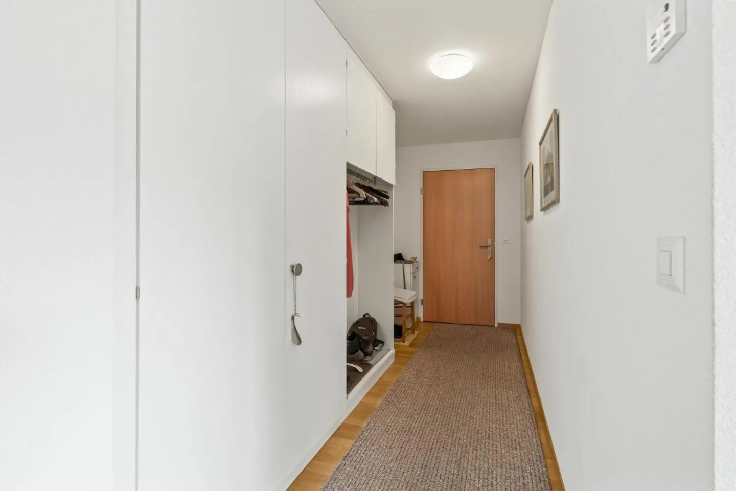 AFFITTO - Appartamento di 4.5 locali con vista sul verde. - Foto 4 di 10