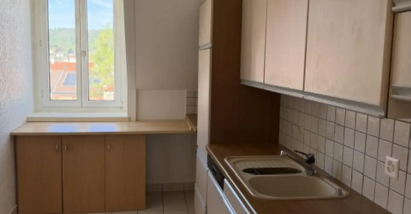 Charmant Appartement Rénové - Photo 2 sur 9