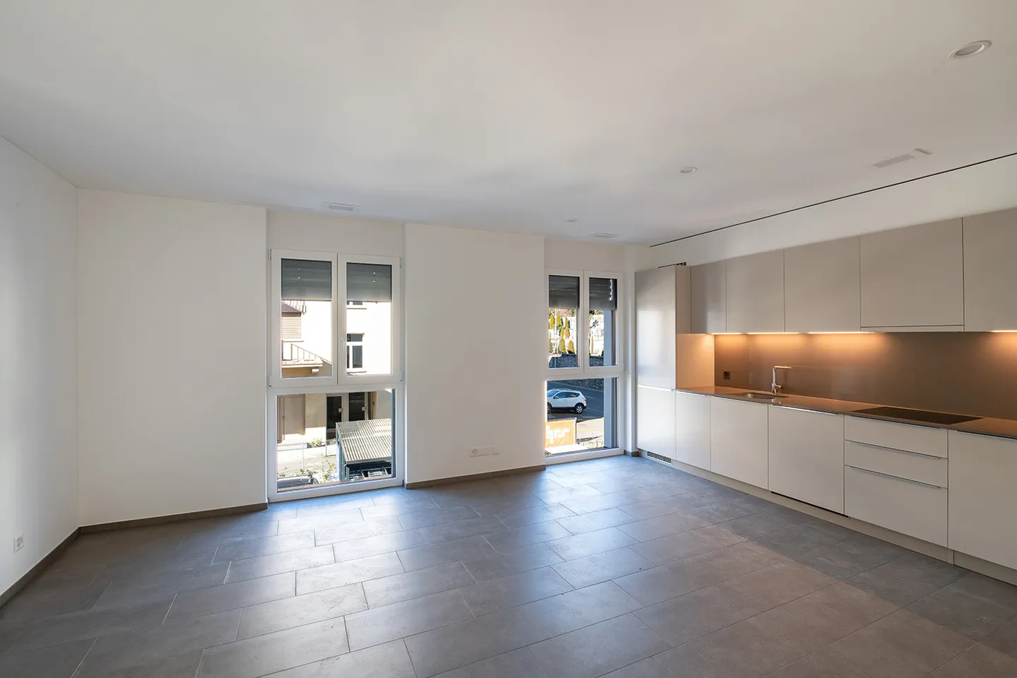 Studio moderne dans immeuble 2022 - Photo 2 sur 4