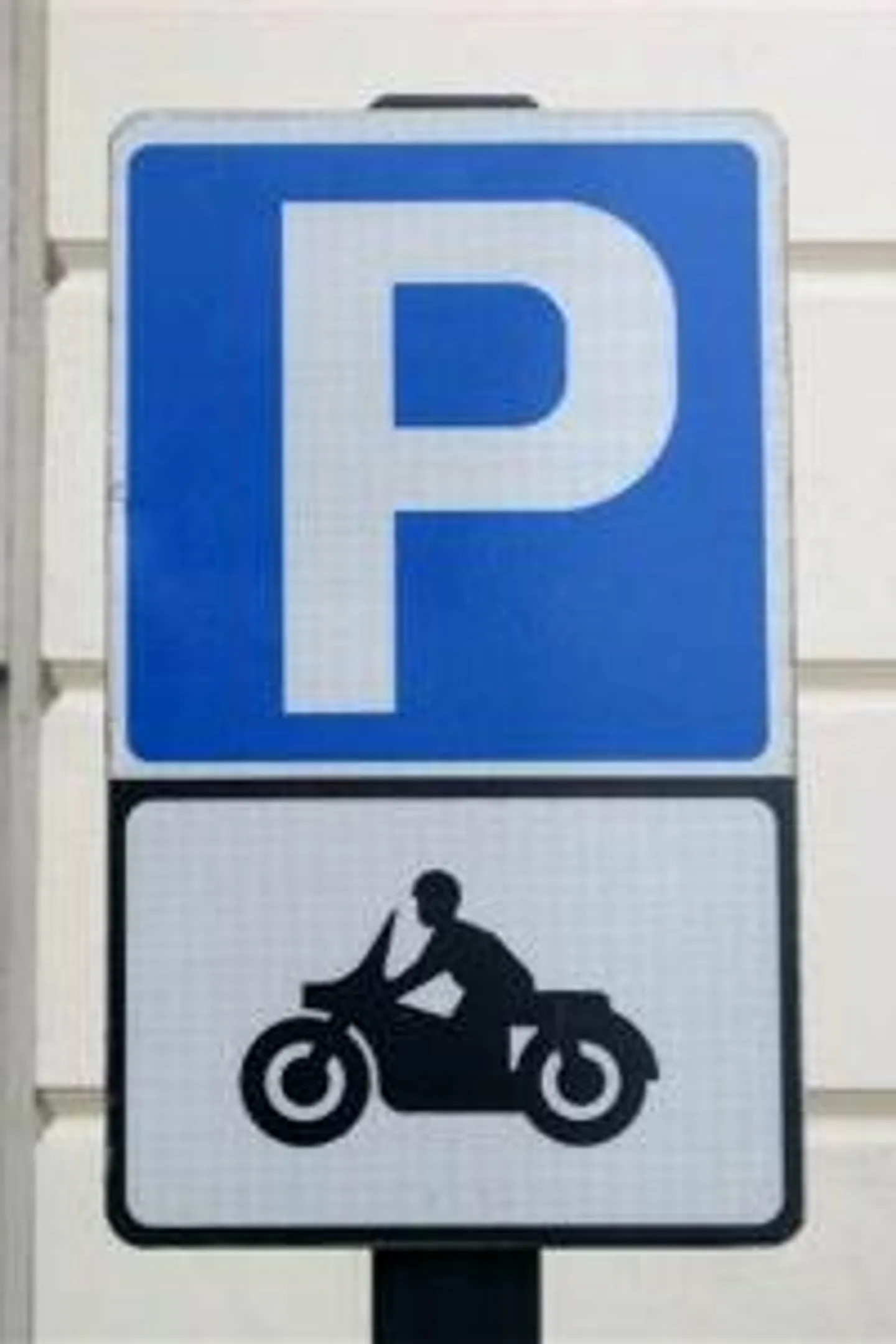 Motorcycle Parking in Underground Garage - ZUG CENTER - Photo 1 of 5