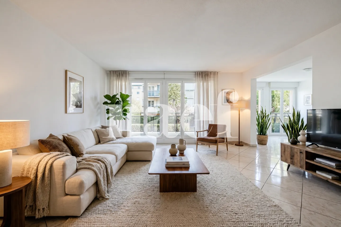 Rare opportunity in Grand-Saconnex? Spacious 7-room family apartment - Photo 1 of 12