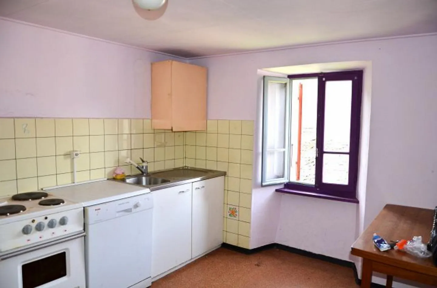 Casa ticinese di 12 stanze nel centro del villaggio da ristrutturare con giardino - Foto 5 di 39