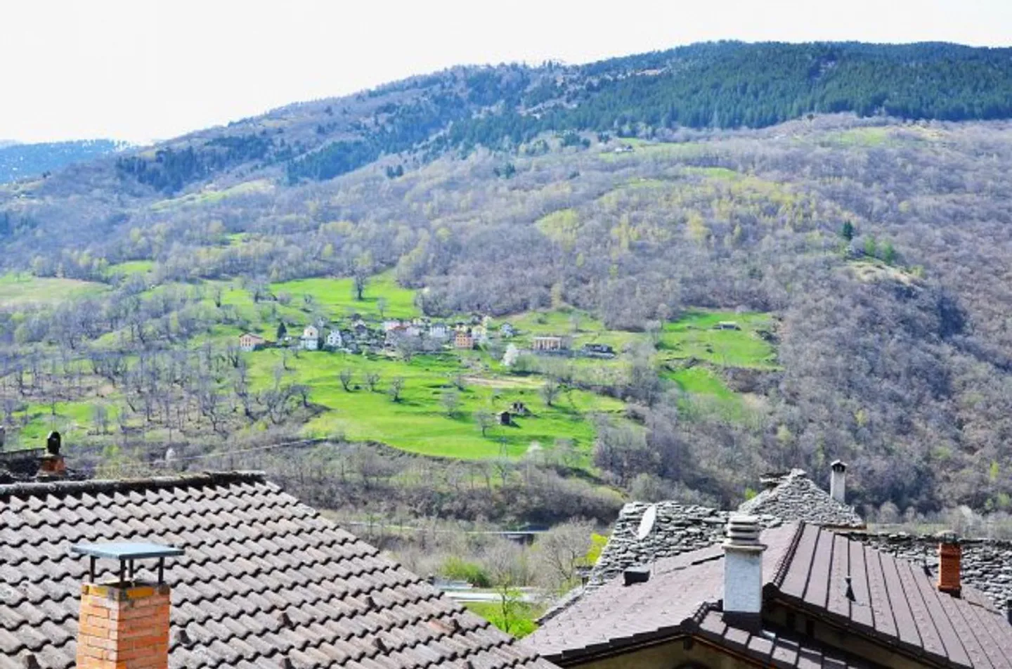 Casa ticinese di 12 stanze nel centro del villaggio da ristrutturare con giardino - Foto 29 di 39