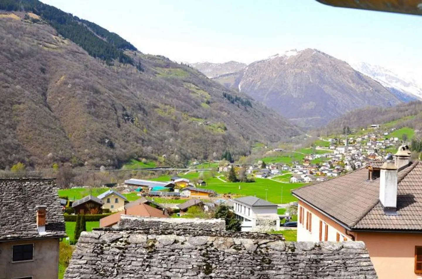 Casa ticinese di 12 stanze nel centro del villaggio da ristrutturare con giardino - Foto 28 di 39