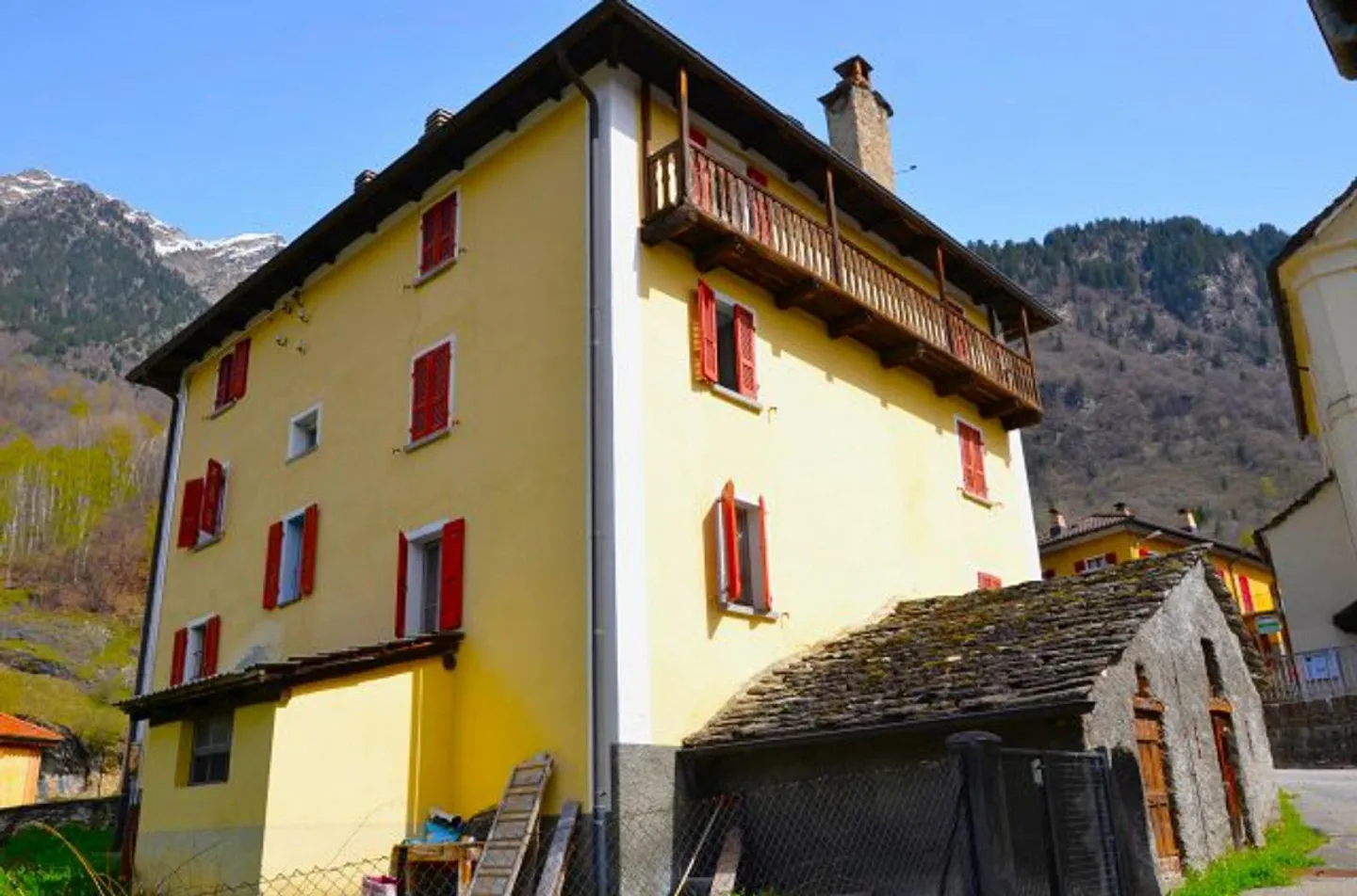 Casa ticinese di 12 stanze nel centro del villaggio da ristrutturare con giardino - Foto 34 di 39