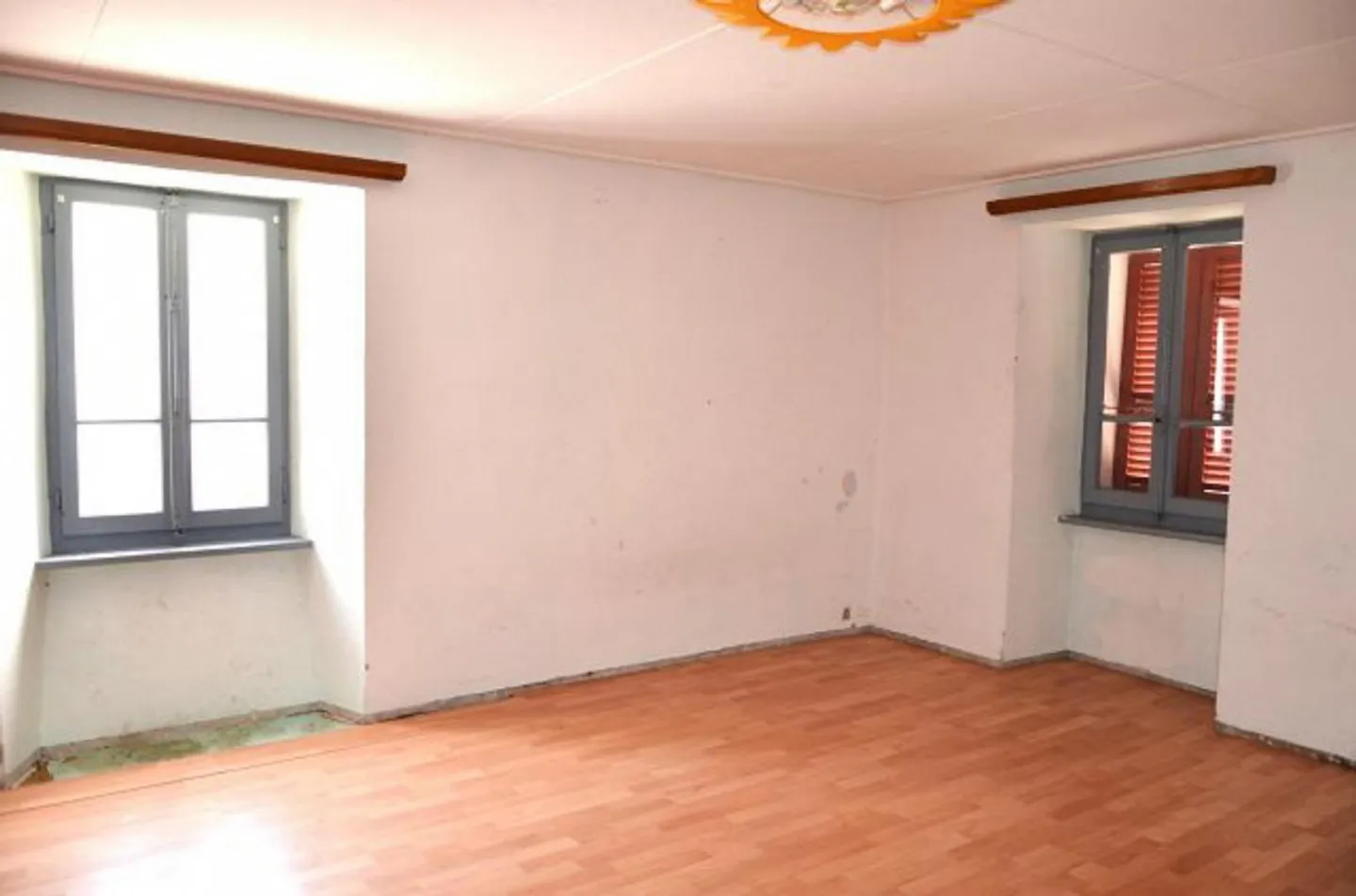 Casa ticinese di 12 stanze nel centro del villaggio da ristrutturare con giardino - Foto 8 di 39