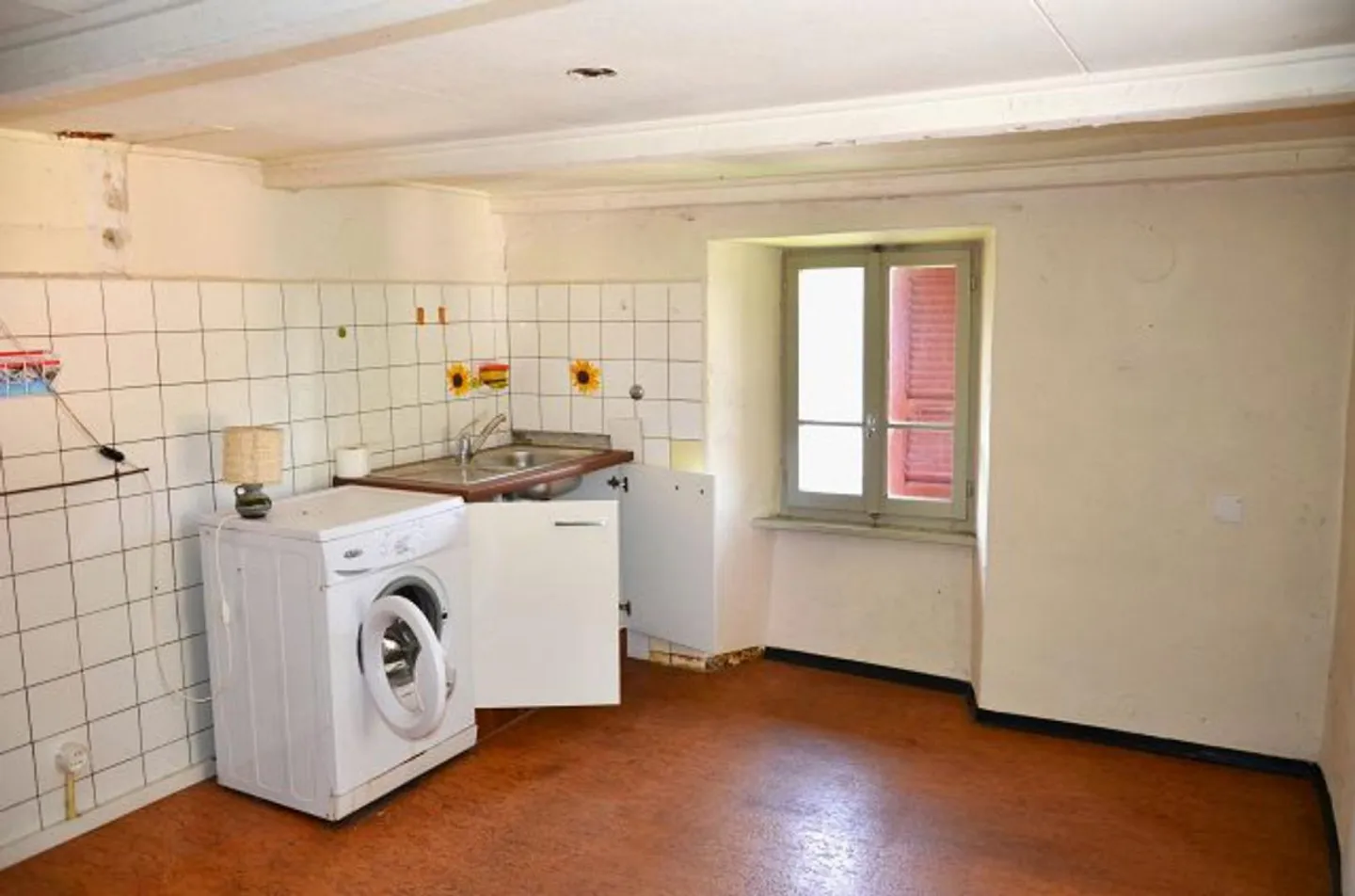 Casa ticinese di 12 stanze nel centro del villaggio da ristrutturare con giardino - Foto 9 di 39