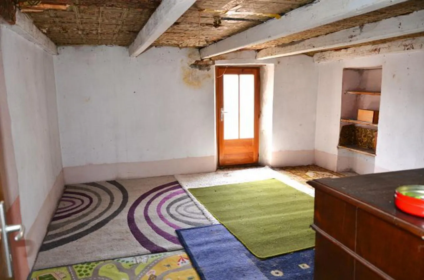 Casa ticinese di 12 stanze nel centro del villaggio da ristrutturare con giardino - Foto 12 di 39