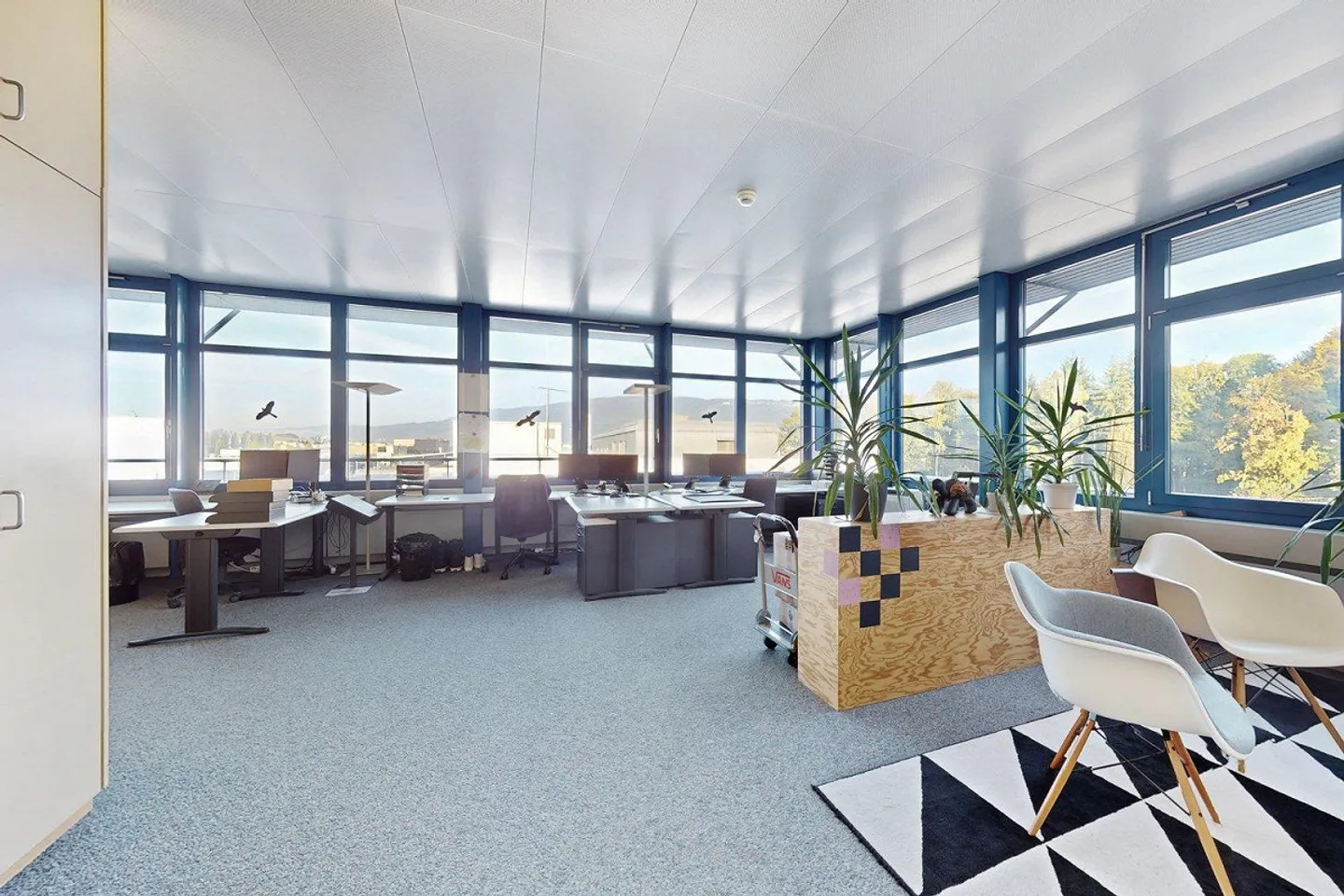 L'ultimo spazio di lavoro condiviso cerca un inquilino - Foto 3 di 6