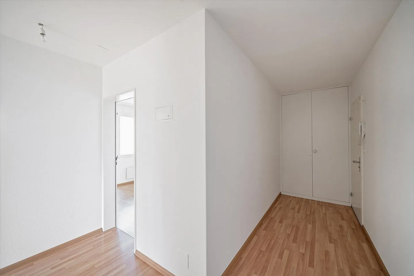 Modernes Apartment in Basel - Foto 2 von 7