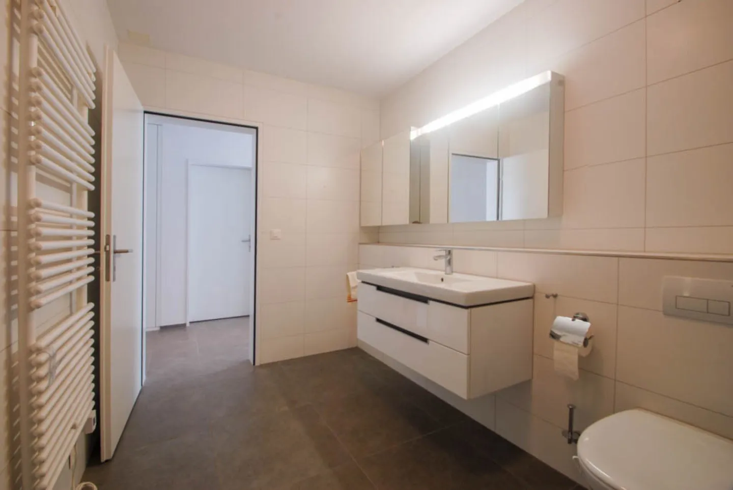 Edle Wohnung mit viel Sonne - Foto 6 di 11