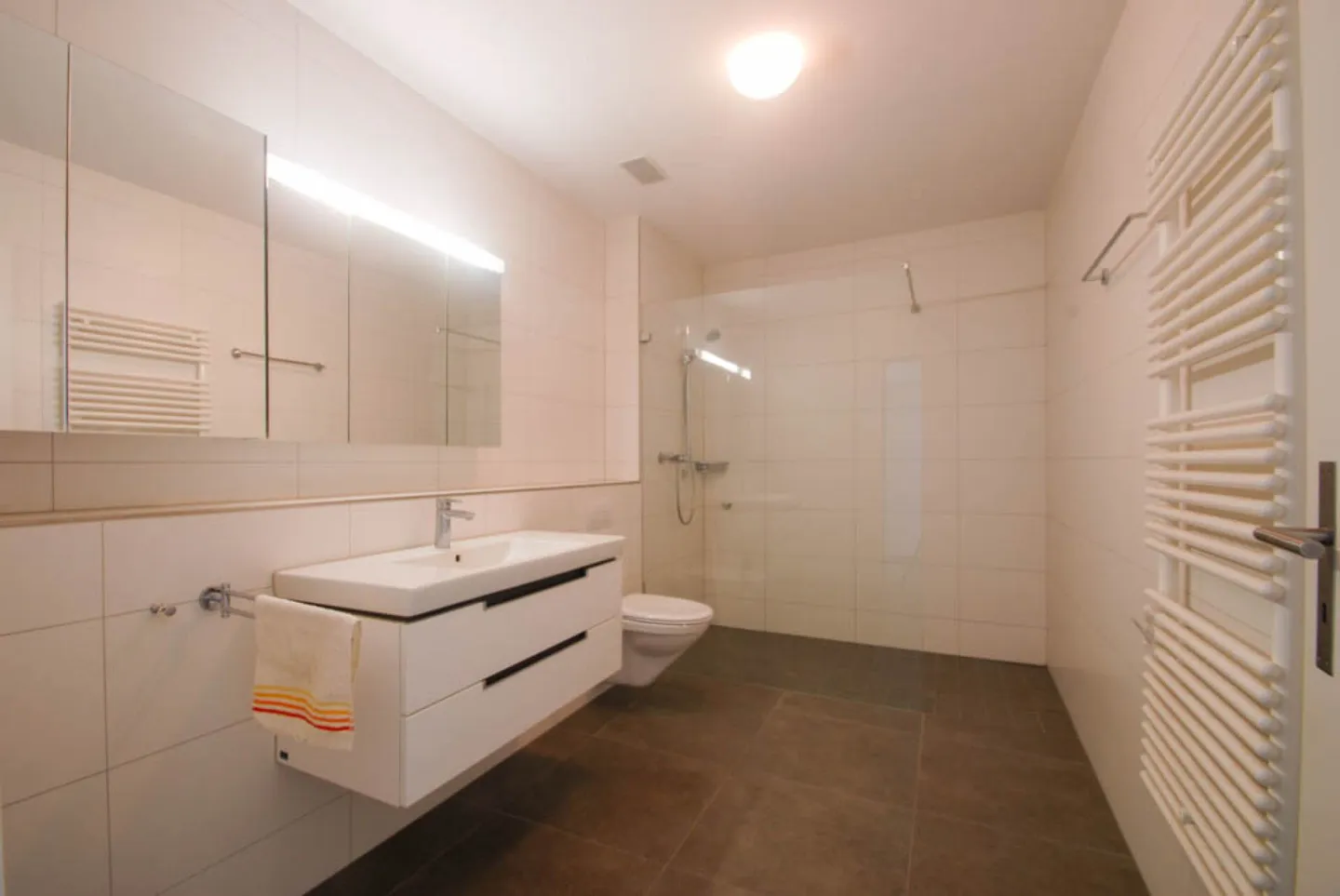 Edle Wohnung mit viel Sonne - Foto 7 di 11