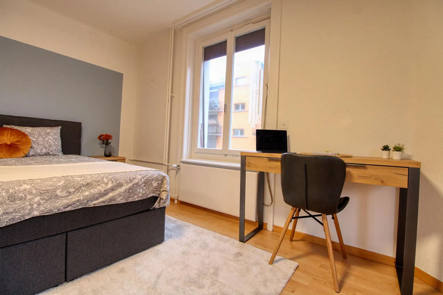 A Modern Coliving Apartment in Zürich's Vibrant Wiedikon District with private Balcony - Photo 1 of 19