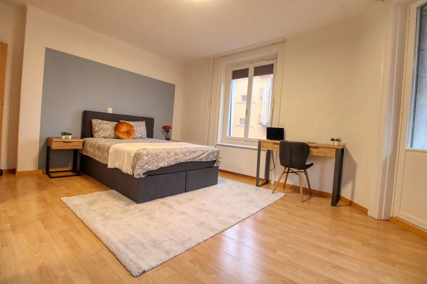 A Modern Coliving Apartment in Zürich's Vibrant Wiedikon District with private Balcony - Photo 7 of 19