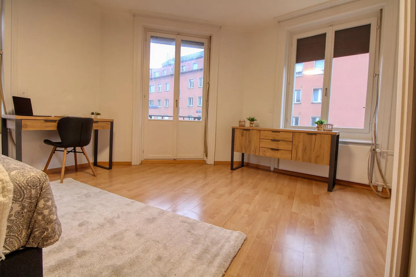 A Modern Coliving Apartment in Zürich's Vibrant Wiedikon District with private Balcony - Photo 8 of 19