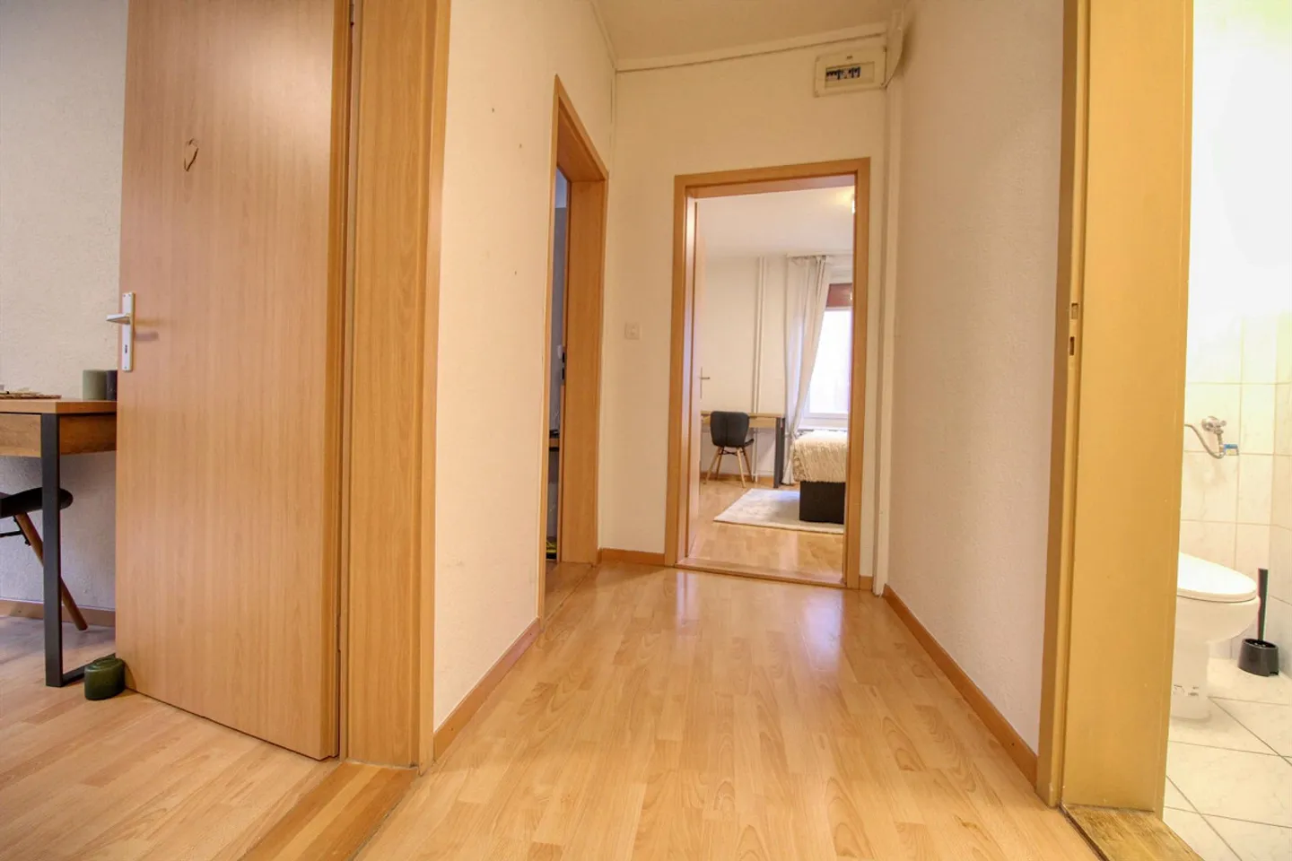 A Modern Coliving Apartment in Zürich's Vibrant Wiedikon District with private Balcony - Photo 18 of 19