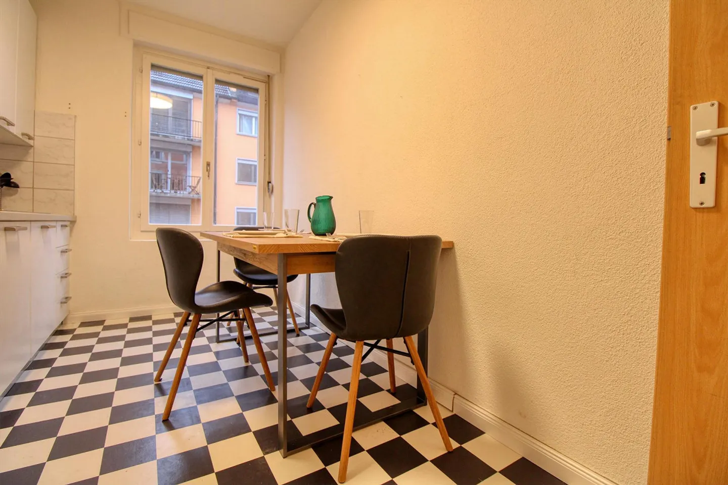 A Modern Coliving Apartment in Zürich's Vibrant Wiedikon District with private Balcony - Photo 15 of 19