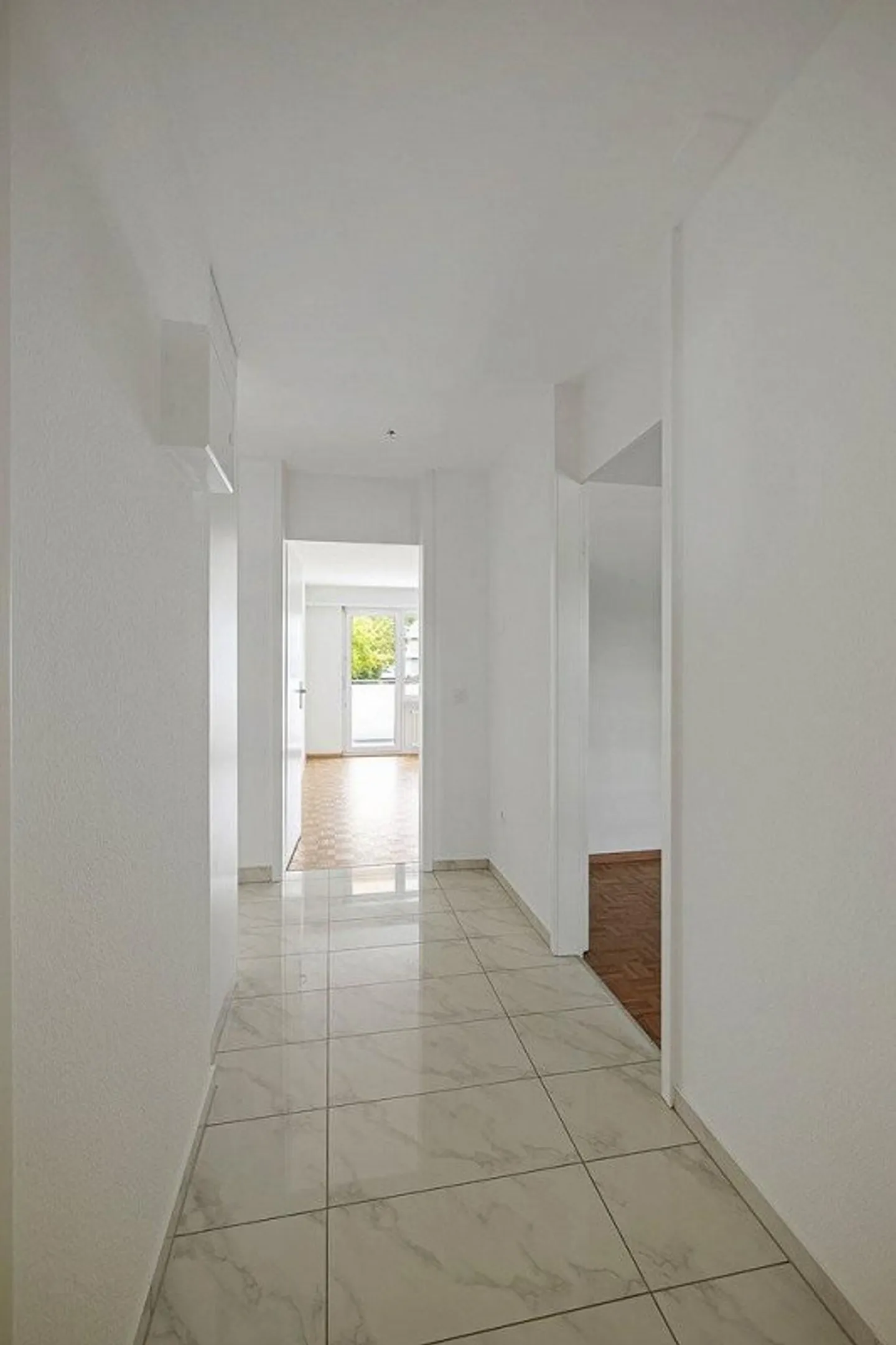 Bright apartment in a good location - Photo 2 of 9