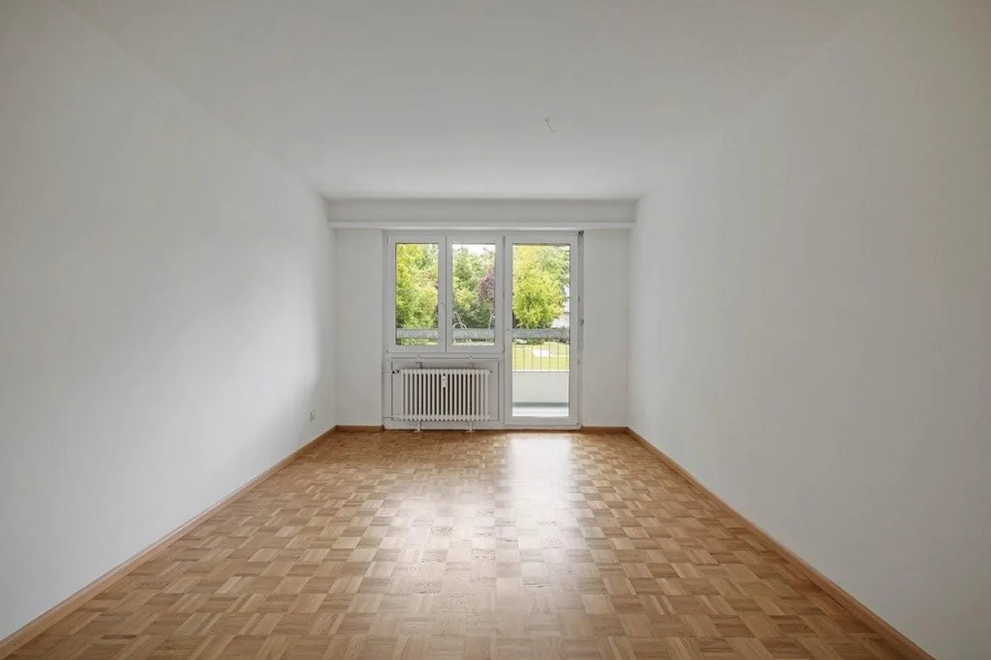 Bright apartment in a good location - Photo 4 of 9