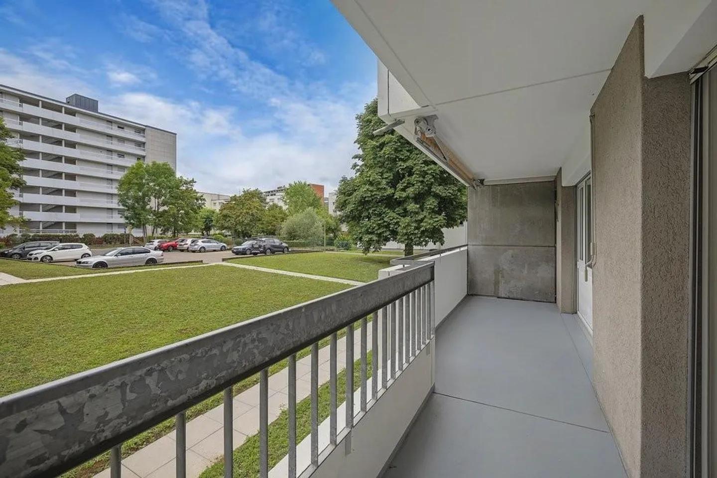 Bright apartment in a good location - Photo 8 of 9
