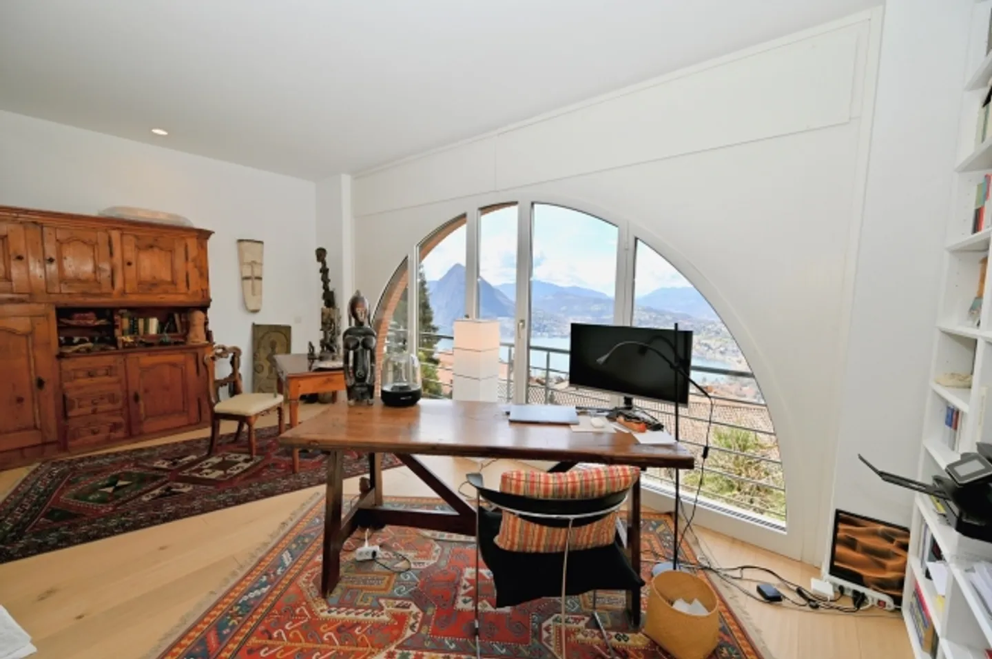 Elegance and Character Triplex Apartment with Panoramic View - Photo 3 of 17