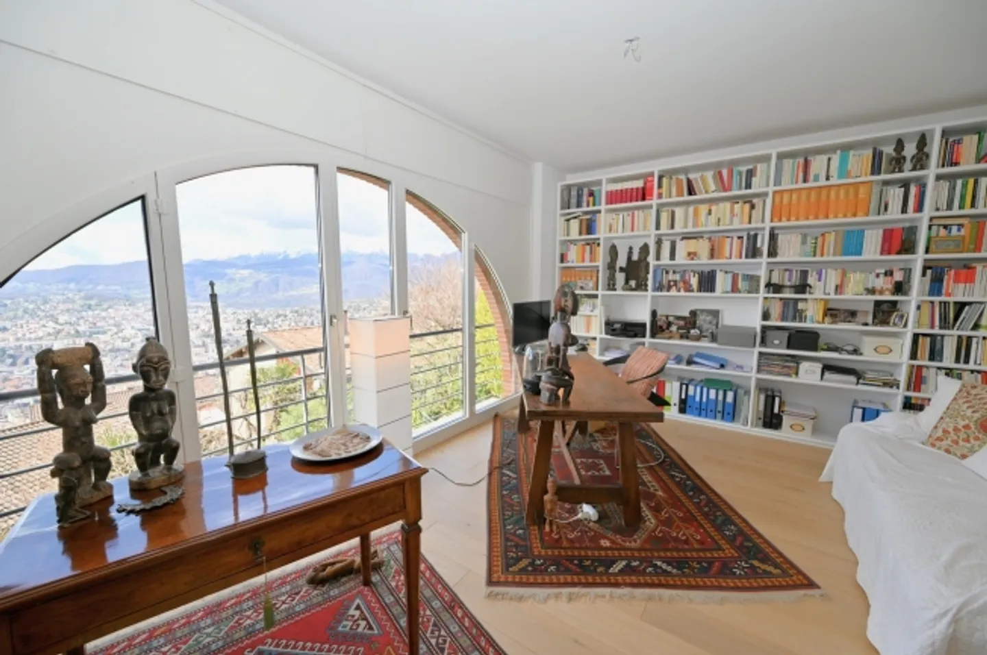 Elegance and Character Triplex Apartment with Panoramic View - Photo 4 of 17