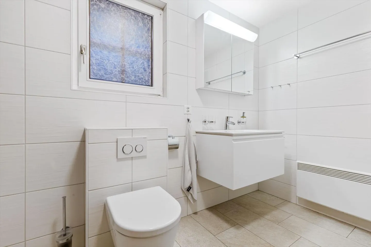 Magnifica casa in legno in una posizione tranquilla - situazione straordinaria - Foto 12 di 12