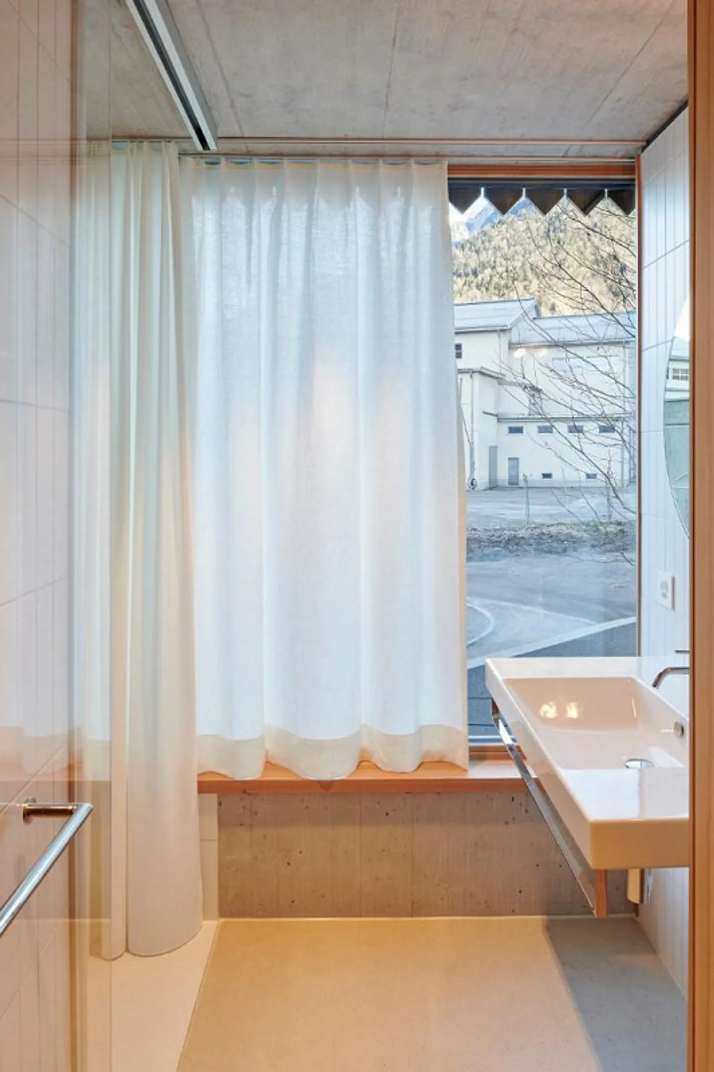 Furnished one-room apartment with shared villa - Photo 6 of 10