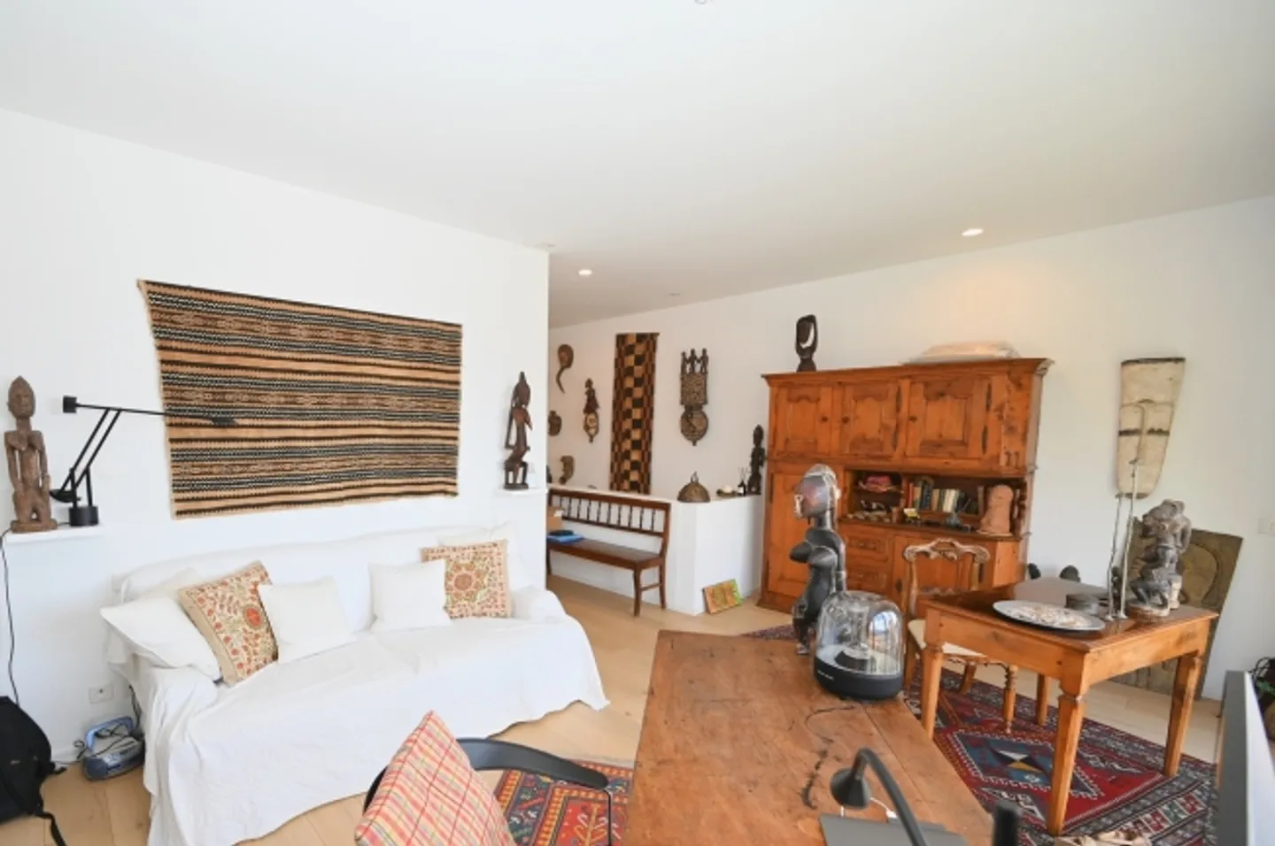 Elegance and Character Triplex Apartment with Panoramic View - Photo 5 of 17